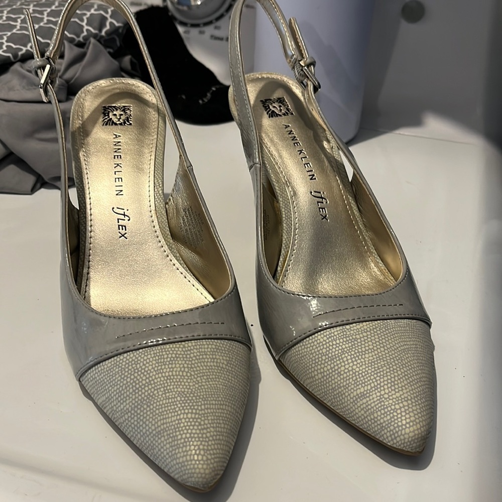 Anne Klein iFlex Slingbacks